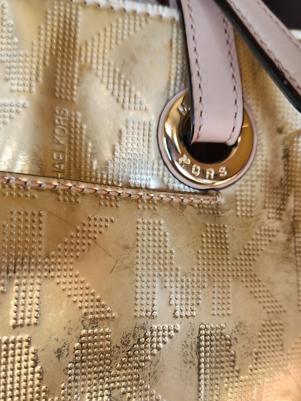 Michael KORS Metallic Gold Tote Handbag with Light Tan Straps - Picture 14 of 15